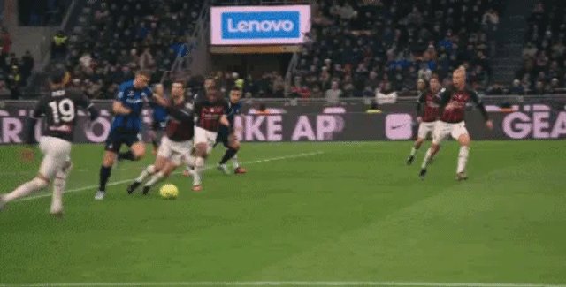 1675632506132056633.gif 国米14.gif